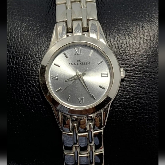 Anne Klein Women's Stainless Steel Silver Dial Quartz Watch! - Picture 1 of 5